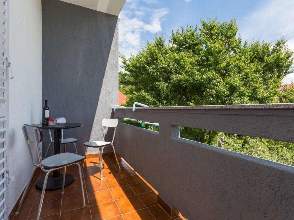 Charmantes Appartement in Baška mit Eigenem Balkon