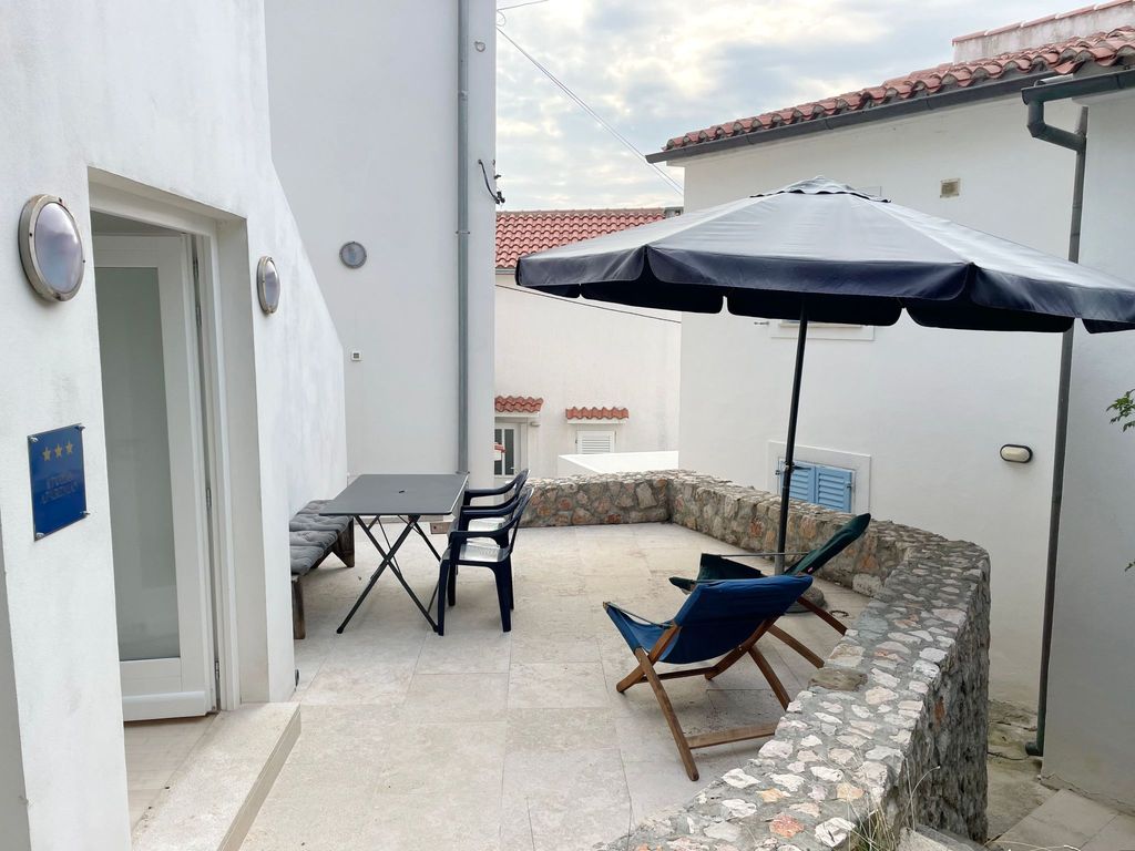 Appartement in Baška mit Terrasse