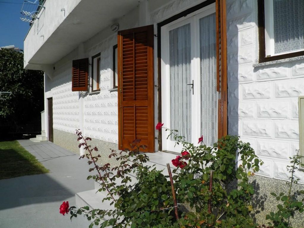 Appartement in Baška mit Eigener Terrasse
