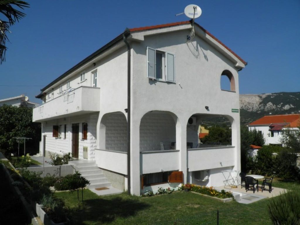 Appartement in Baška mit Eigener Terrasse