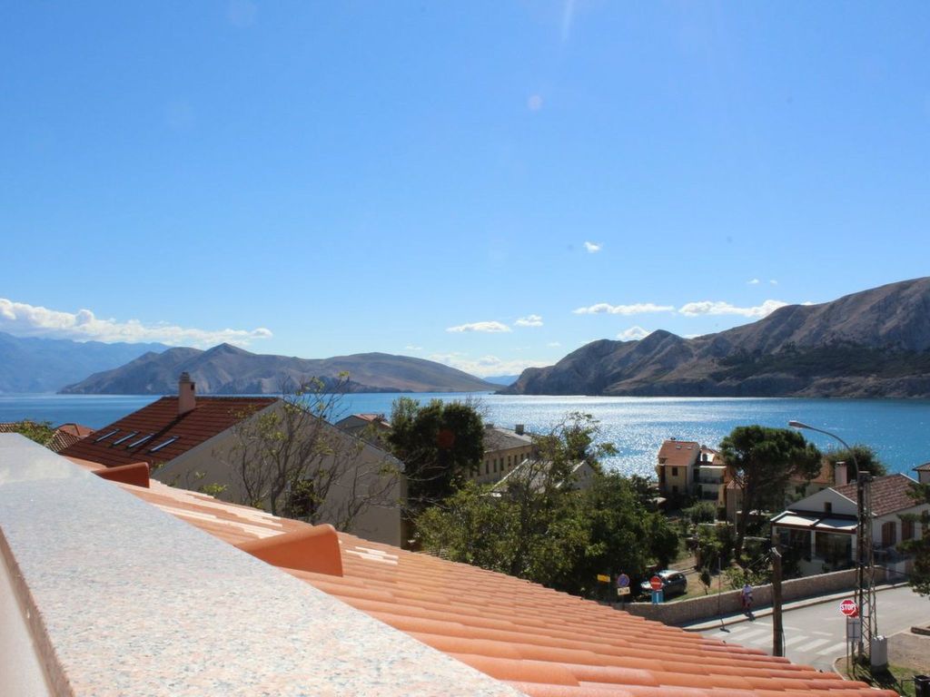 in Baška mit Eigenem Balkon