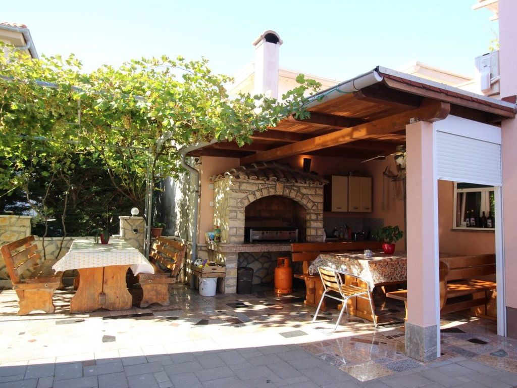 in Baška mit Eigenem Balkon