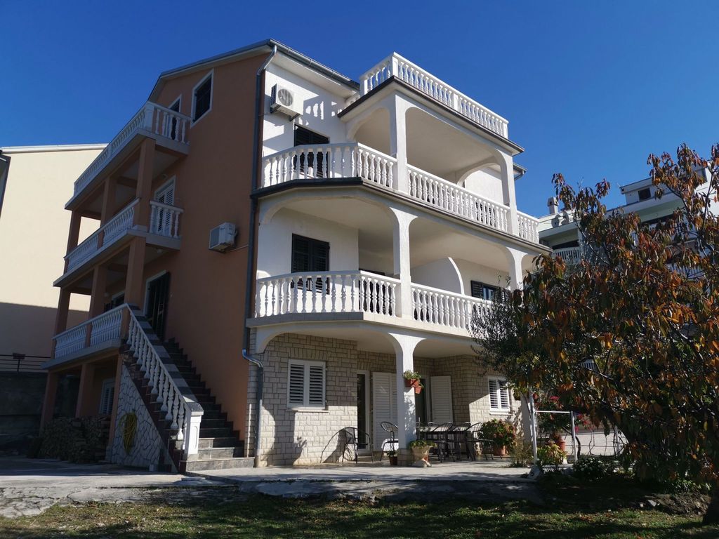 Wohnung für 4 Personen mit Balkon