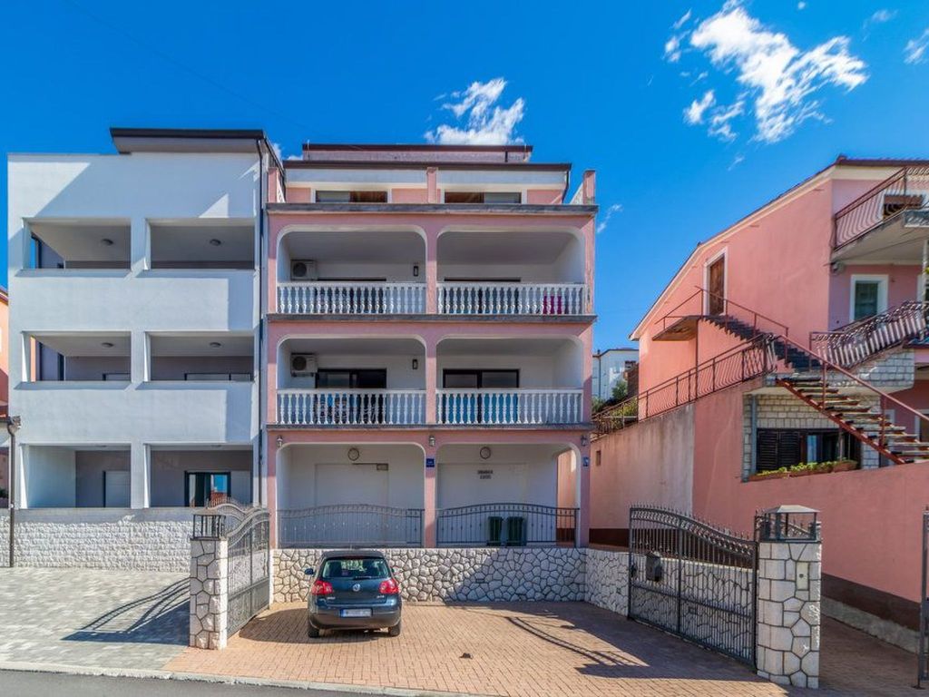 Apartment Lacic 3