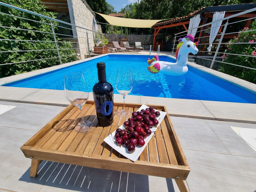 mit privatem Pool und Sauna