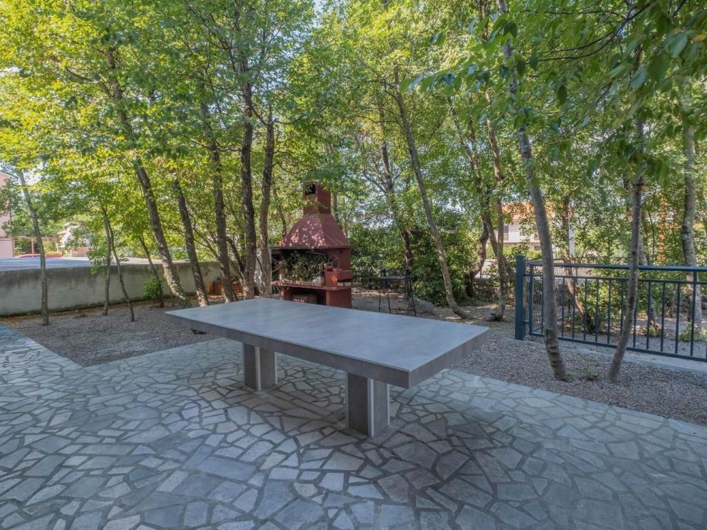 Appartement in Jadranovo mit Gemeinsamem Garten