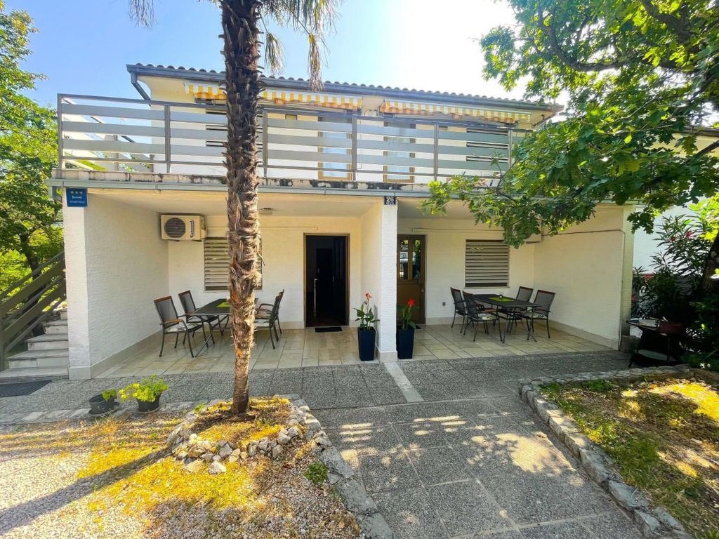 Charmante Ferienwohnung in Jadranovo