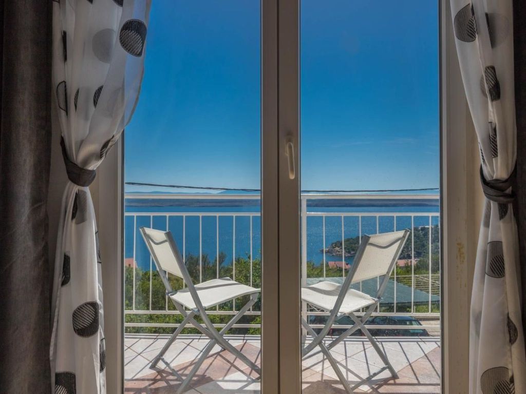 in Dramalj mit Eigenem Balkon