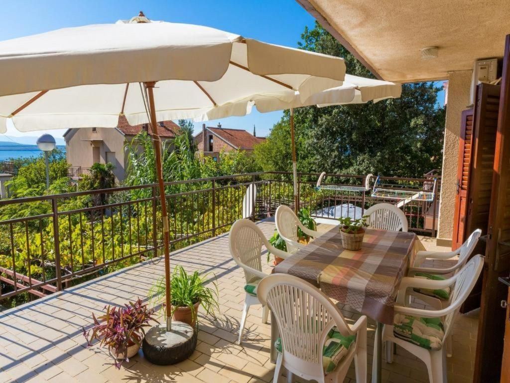 Appartement in Dramalj mit Privater Terrasse