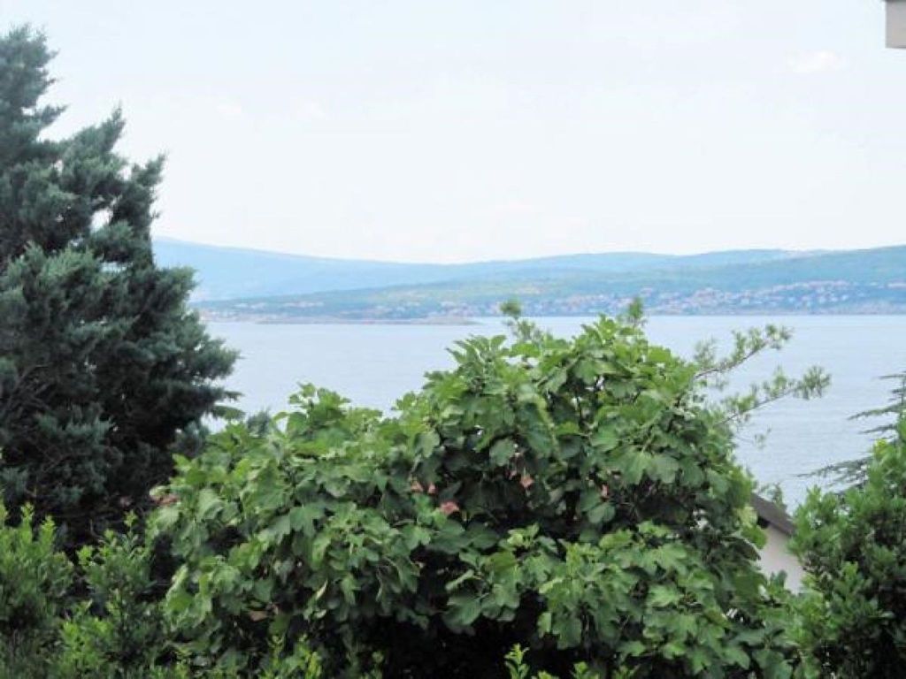Wohnung in Dramalj mit Terrasse
