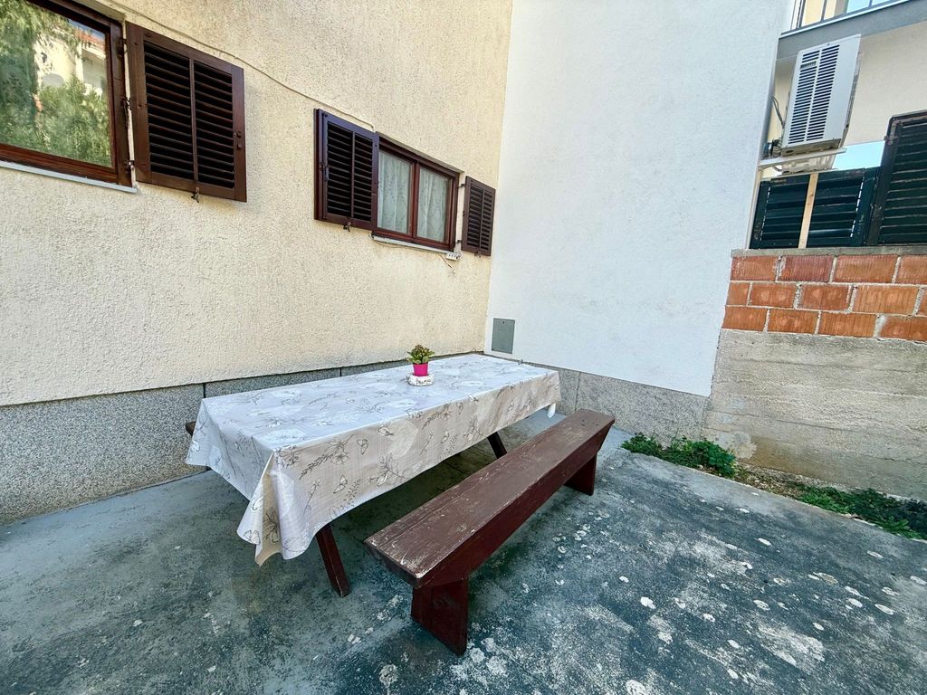 Apartment Višnja