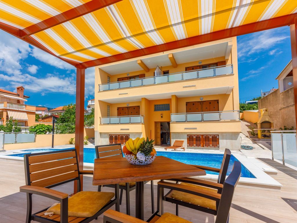 FeWo mit privatem Balkon und Gemeinschaftspool