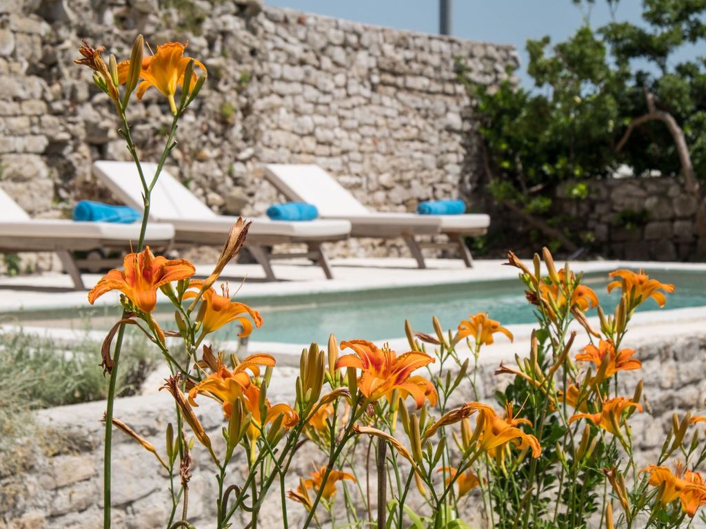 in Osor mit Privatem Pool