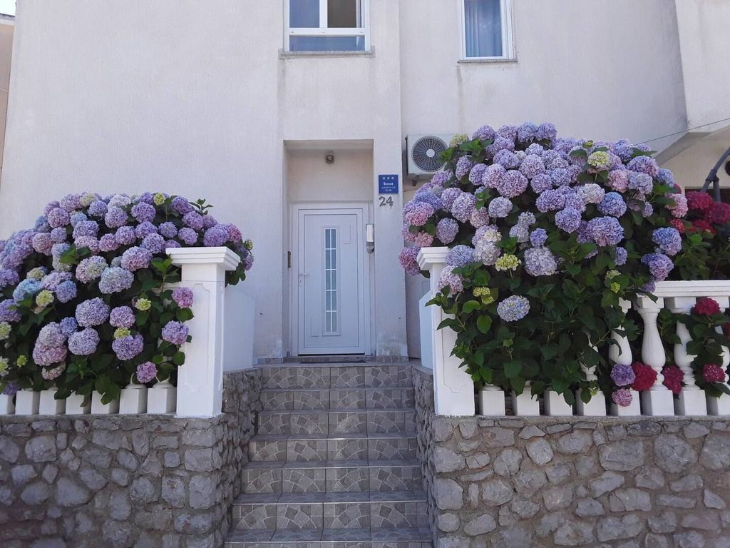 Meri 5 Villa