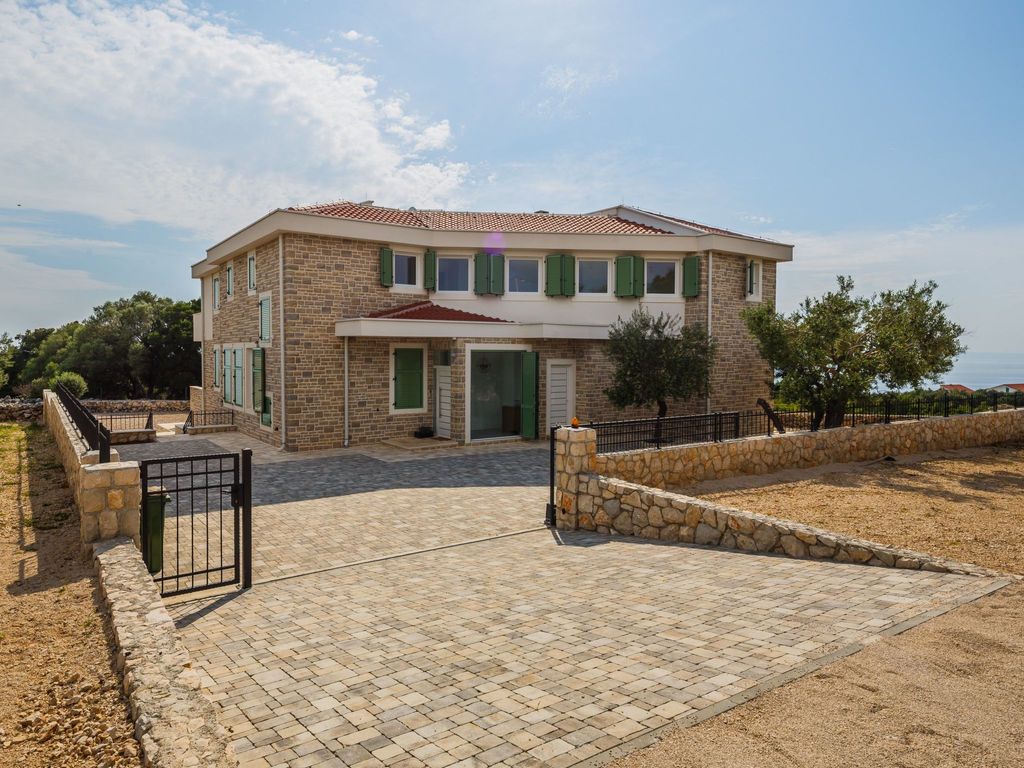 Villa Bramasole Lun