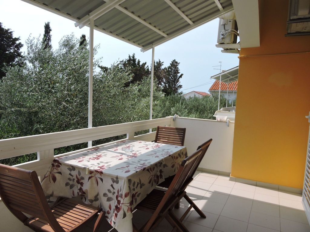 mit Balkon