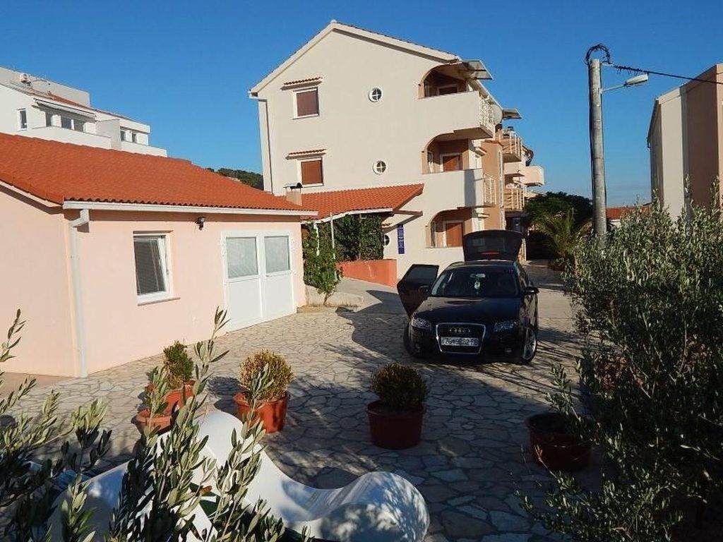 Appartement mit Balkon