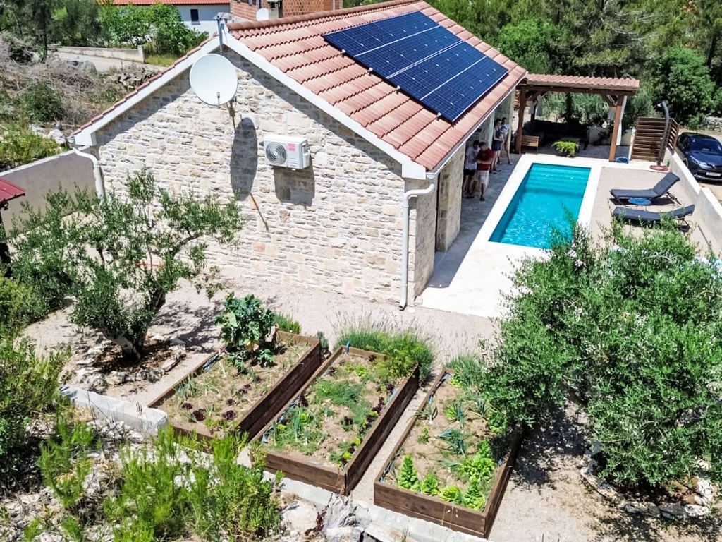VILLA KARLA