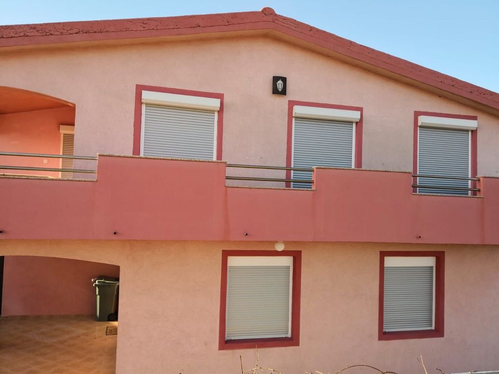 Gemütliche Erdgeschosswohnung Ema mit Terrasse