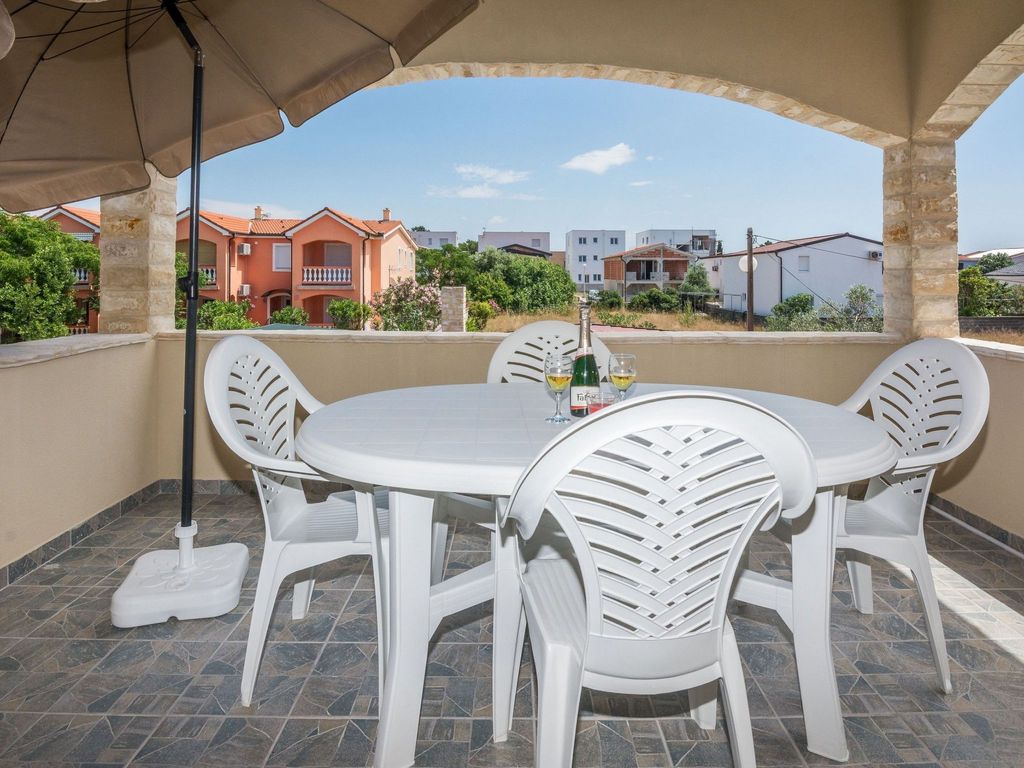 Apartment Galic 1