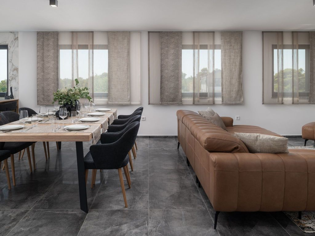 Penthouse Adela