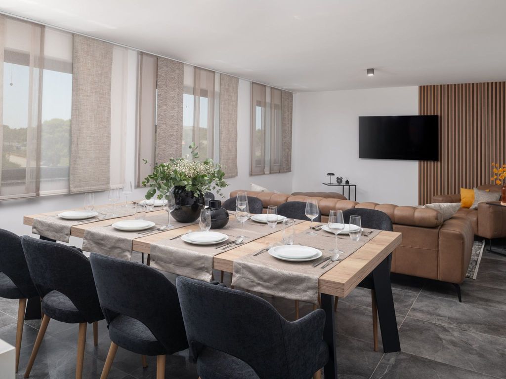 Penthouse Adela