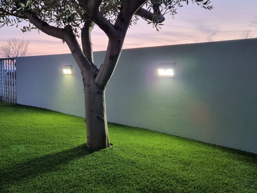 Erdgeschoss-Ferienwohnung mit Garten und Pool