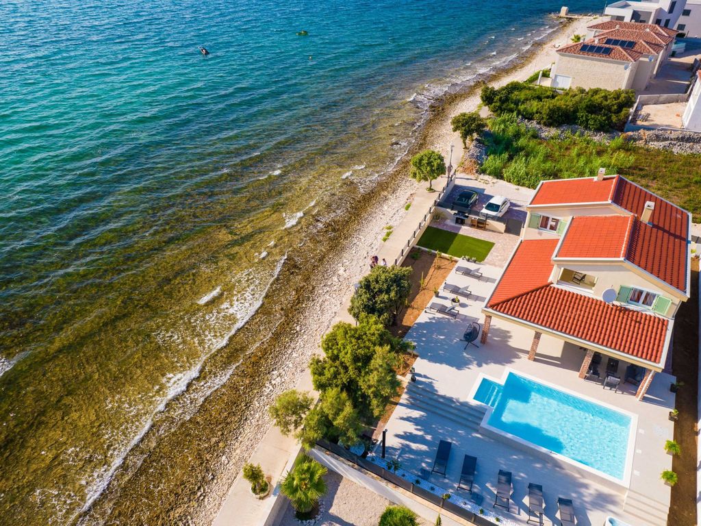 Luxuriöse Villa direkt am Meer - Agentur TA Leut