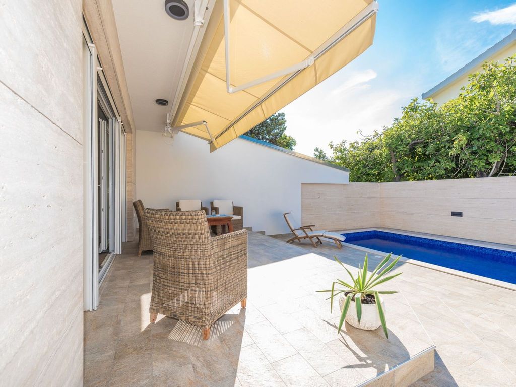 Villa Ema - beheizter Salzwasserpool, Fitnessraum und Sauna