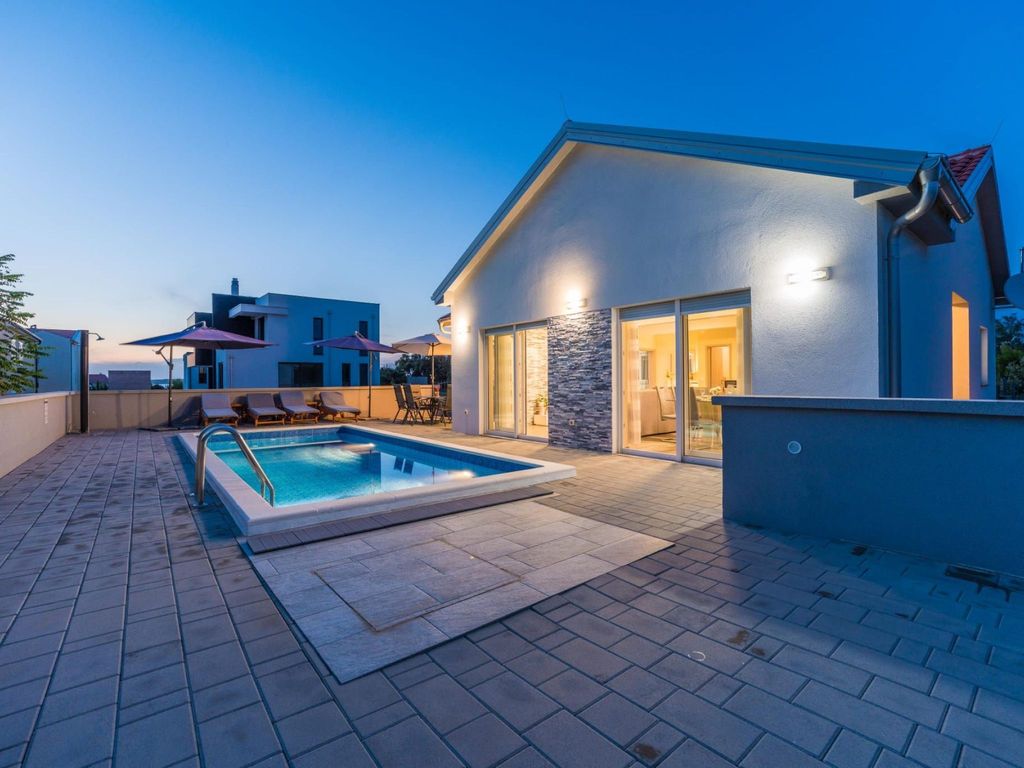 Villa Nicole in Strandnähe - Agentur TA Leut