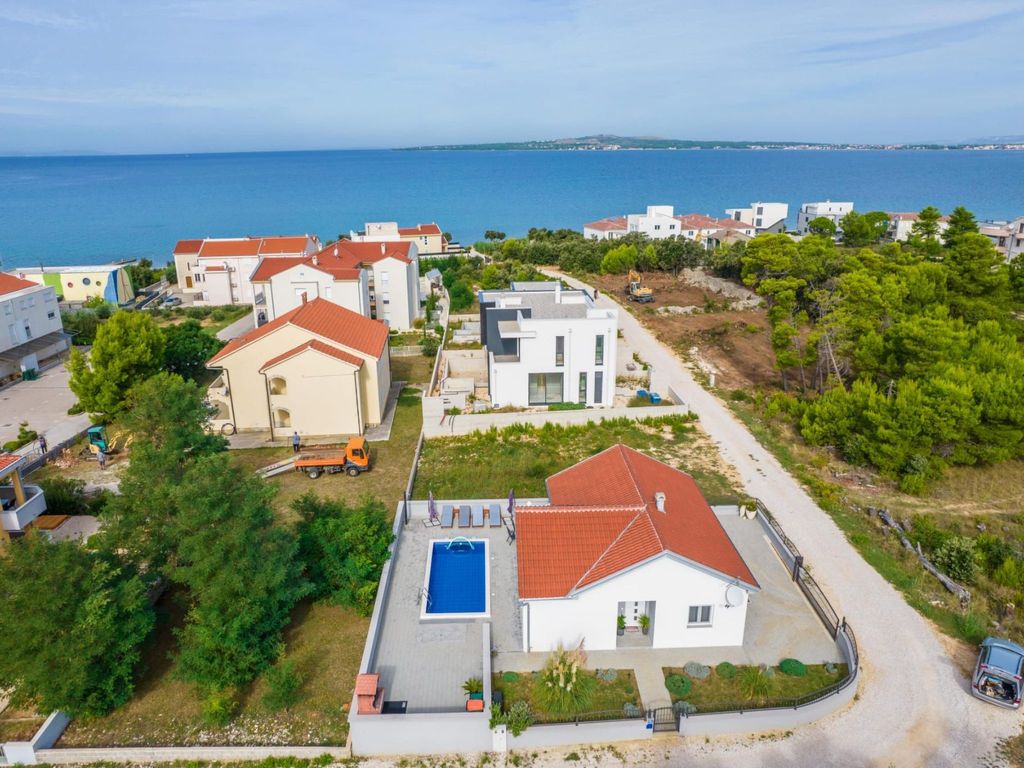 Villa Nicole in Strandnähe - Agentur TA Leut