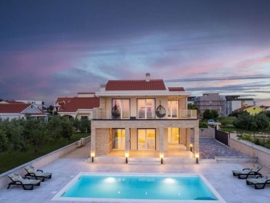 Luxuriöse Villa direkt am Meer - Agentur TA Leut