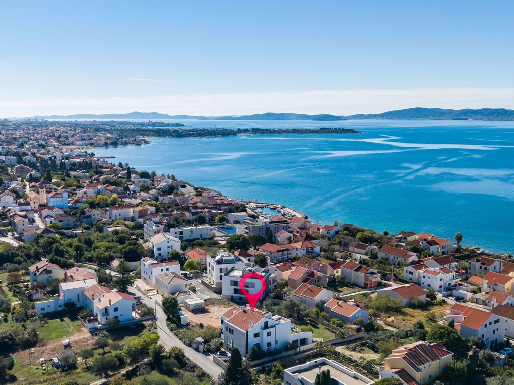 Luxuriöse Villa mit Meerblick - von TA Leut Agency