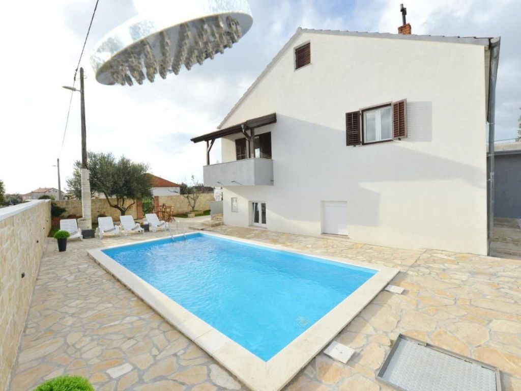 Ariana privater Pool - Agentur TA Leut