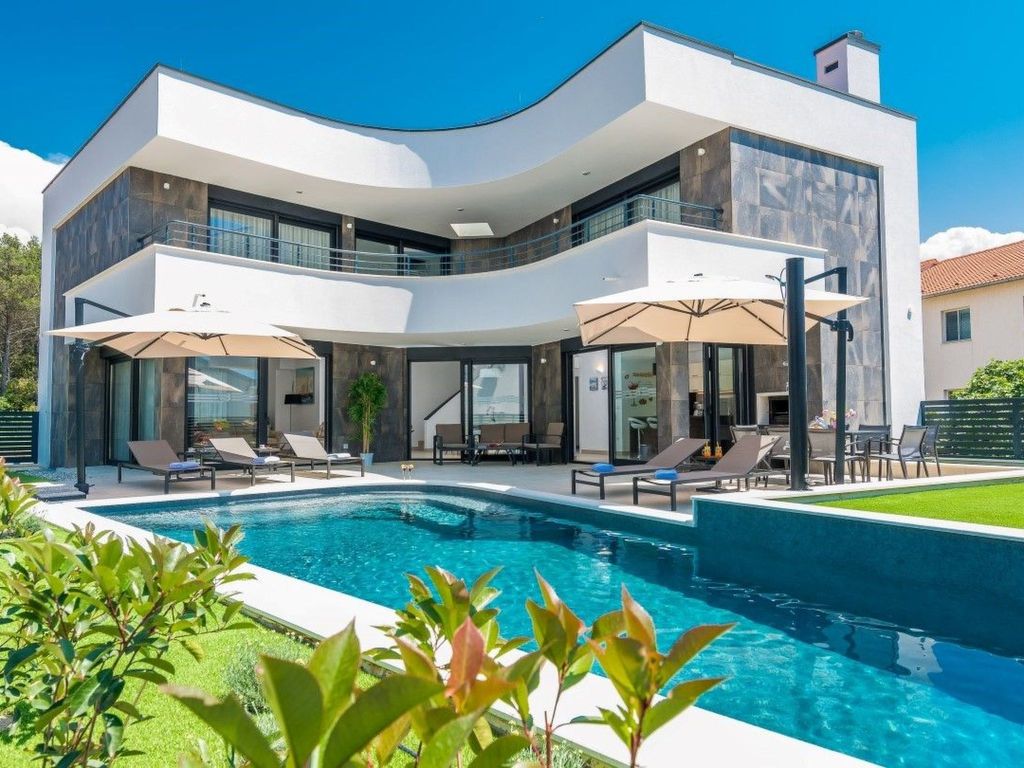 Villa Blue Diamond für 10 Personen in Biograd