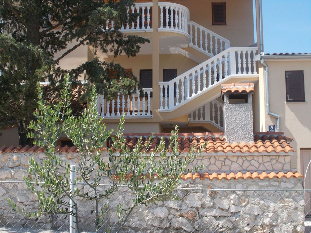 Ruhige Ferienwohnung mit Terrasse und Garten