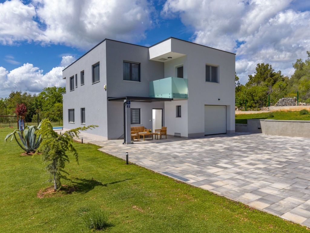 VILLA SÜDROMATIK
