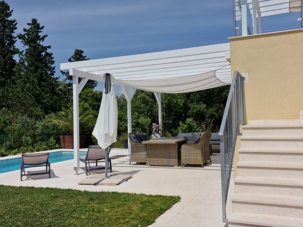 Appartment mit Pool