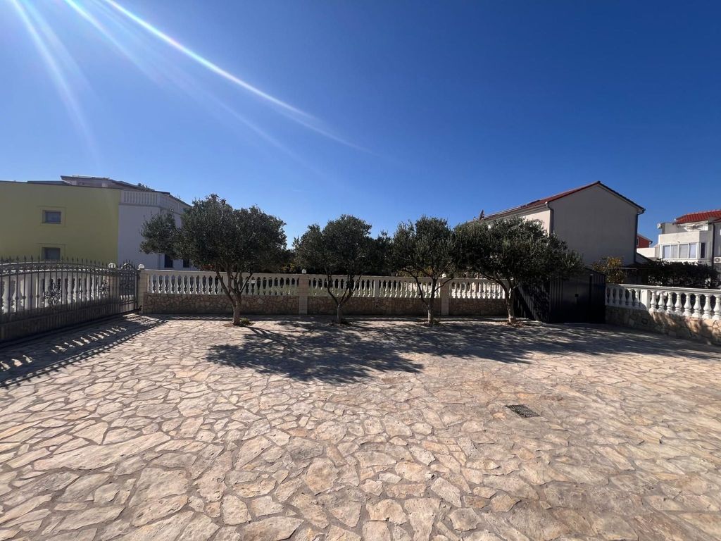 Wohnung "Ivić 2" mit Terrasse