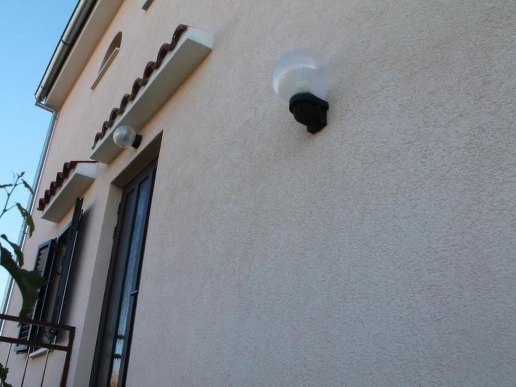 Wohnung Jadrija mit zwei Balkonen in Strandnähe