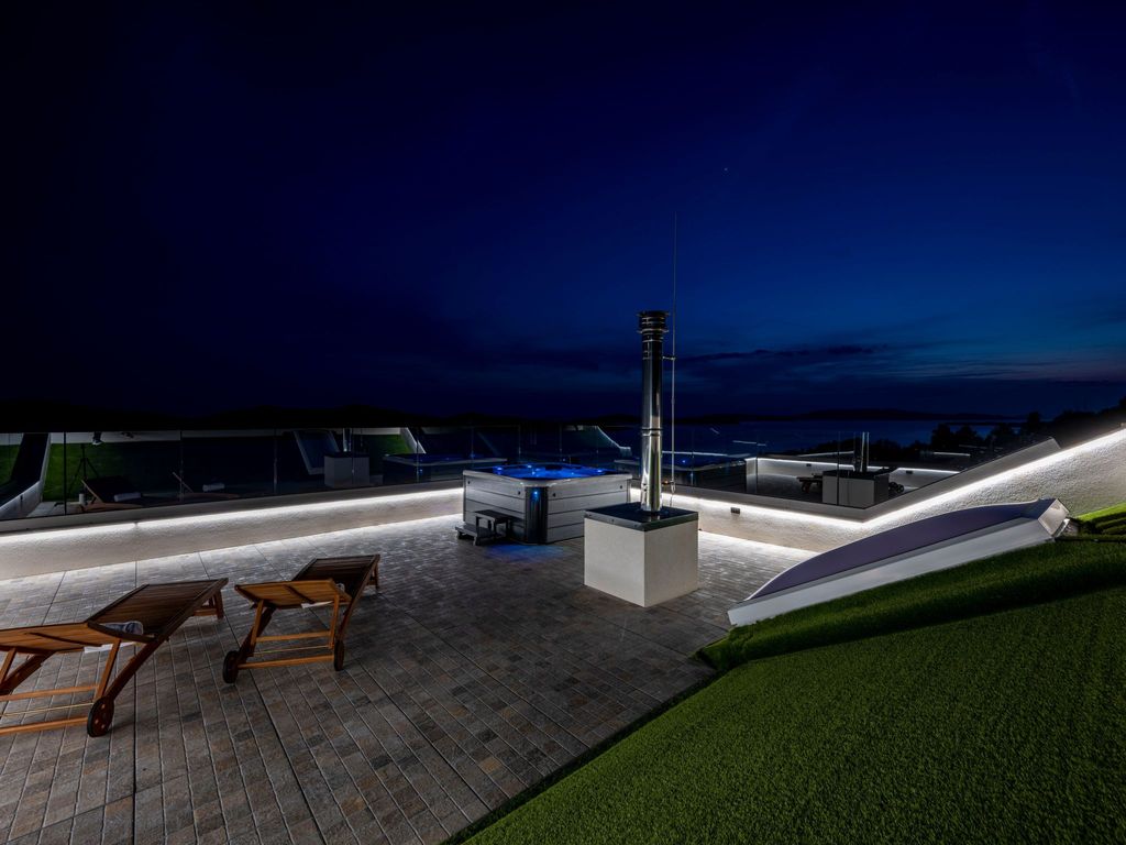 Ferienvilla "Villa Grc" mit Infinity Pool