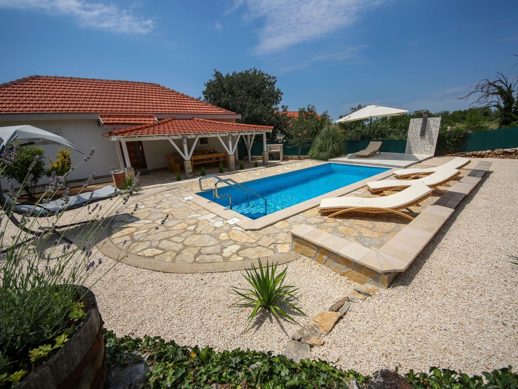 Gemütliche Villa Gabriel mit Schwimmbad