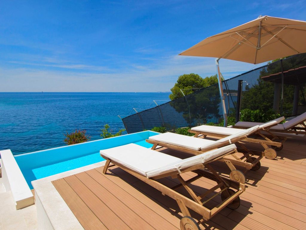 Villa Stylish