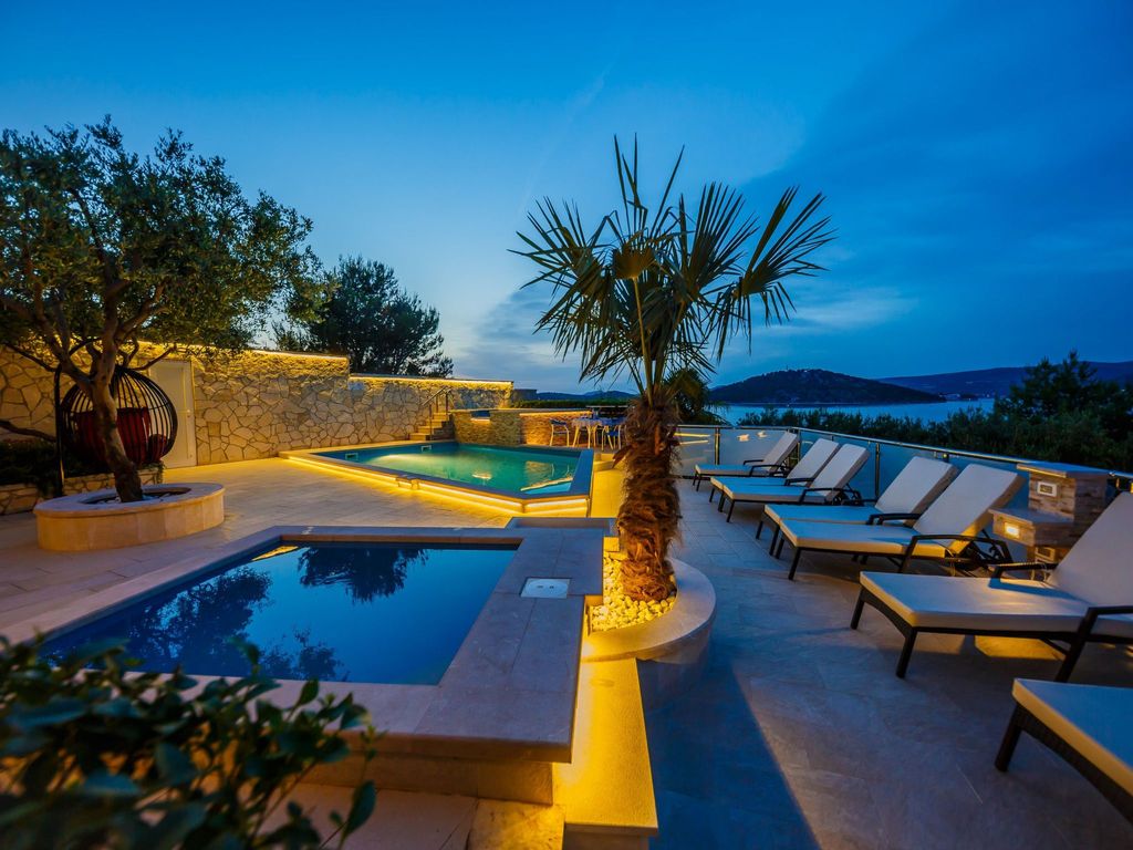 Strandnahes Ferienhaus mit Garten in Ražanj