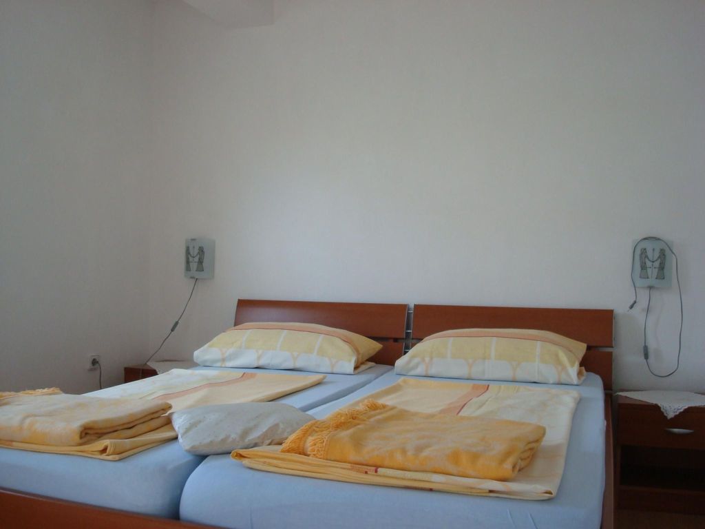 Appartement in Zečevo Rogozničko mit Großem Balkon