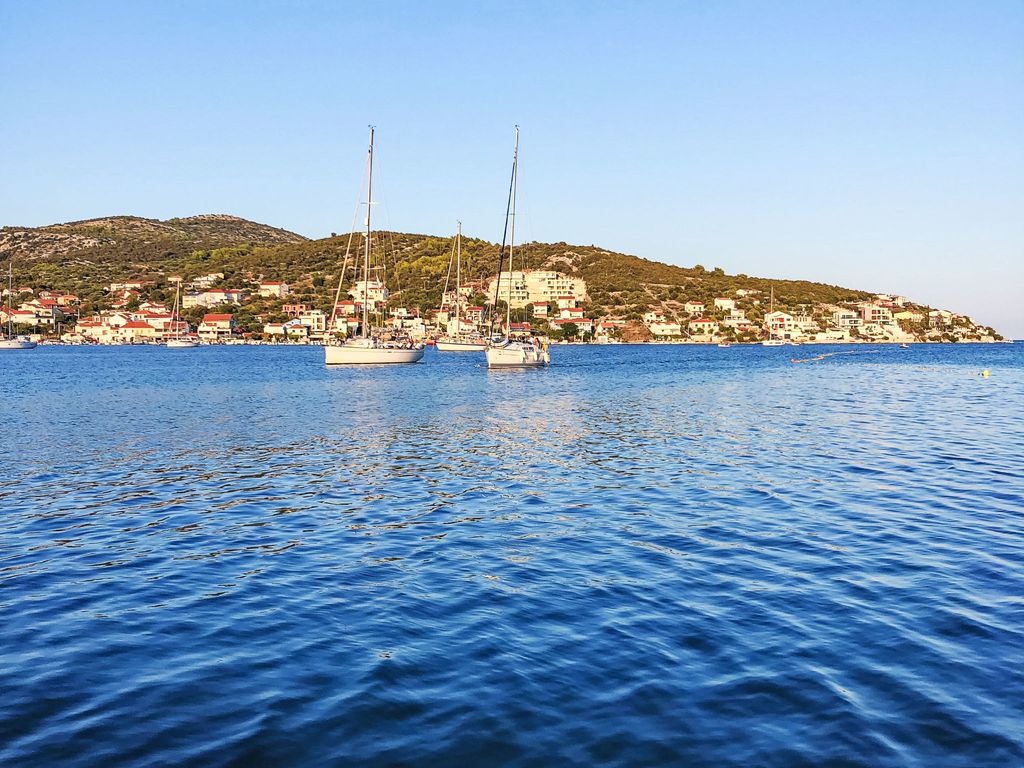 Idyllische, moderne Ferienwohnung direkt am Meer