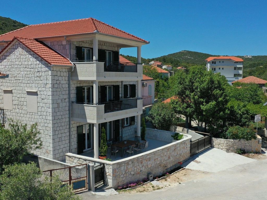 Steinvilla am Strand Nina - EOS CROATIA