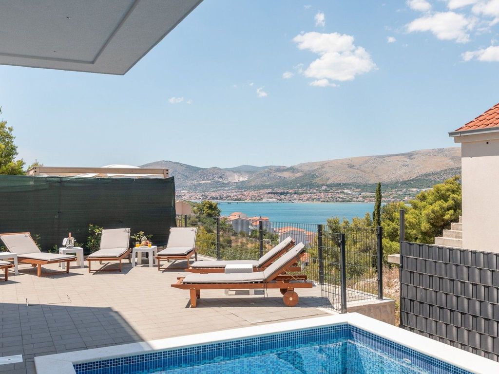 Luxuriöse Villa Fantasy mit Meerblick und Pool i
