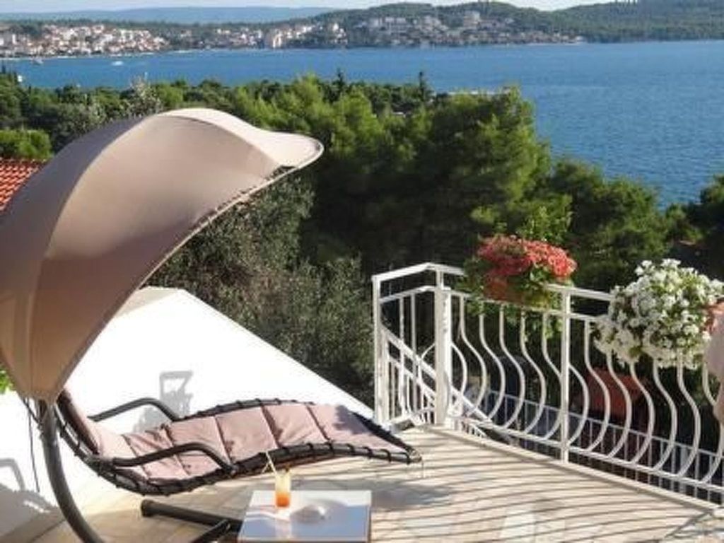 Trogir Yellow House A1