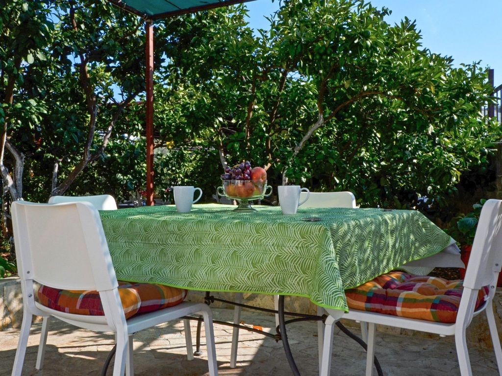 in Slatine mit Garten und Terrasse